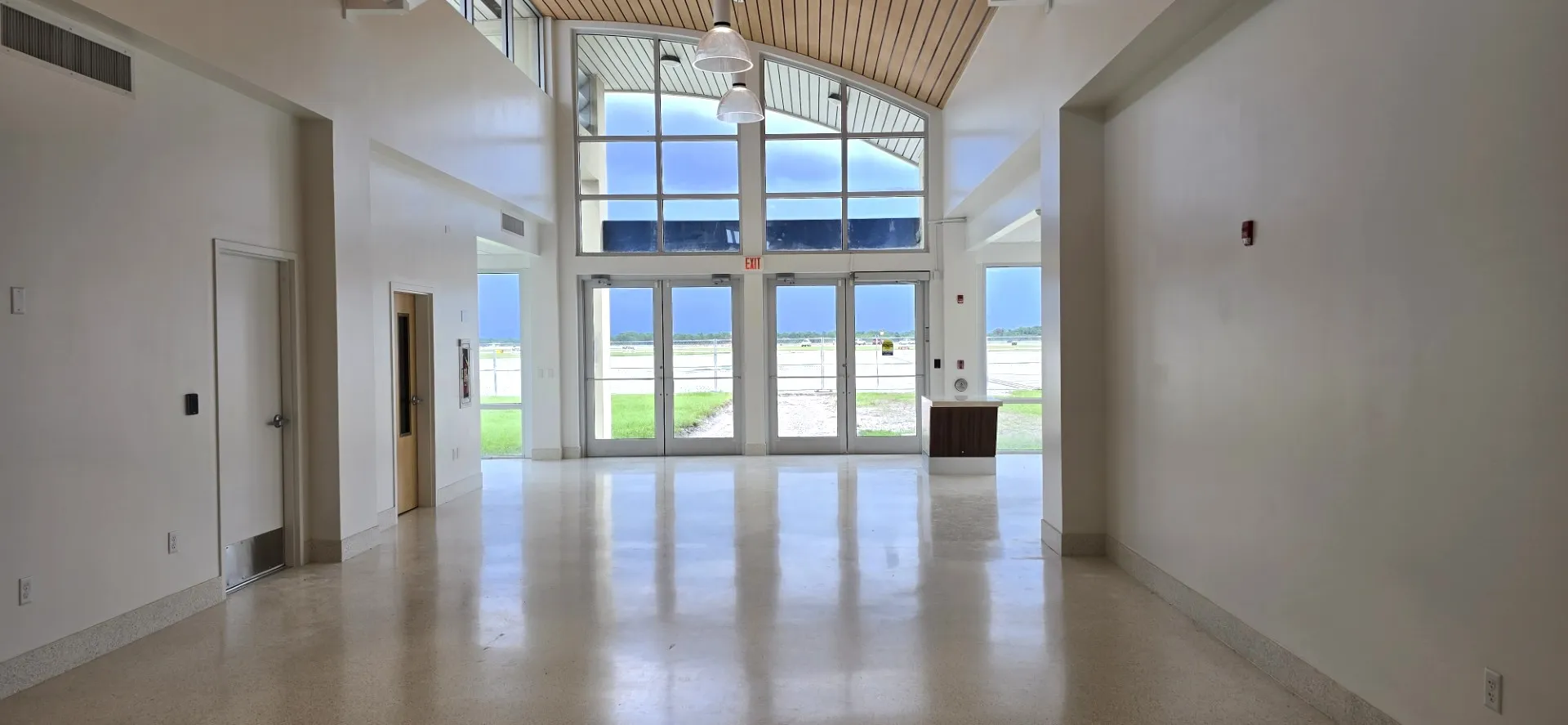 Treasure Coast International Airport - St. Lucie, Fl Photo 6